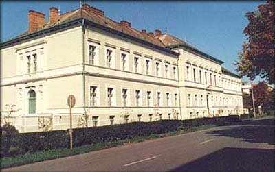 A gimn&aacute;zium f&eacute;nyk&eacute;pe